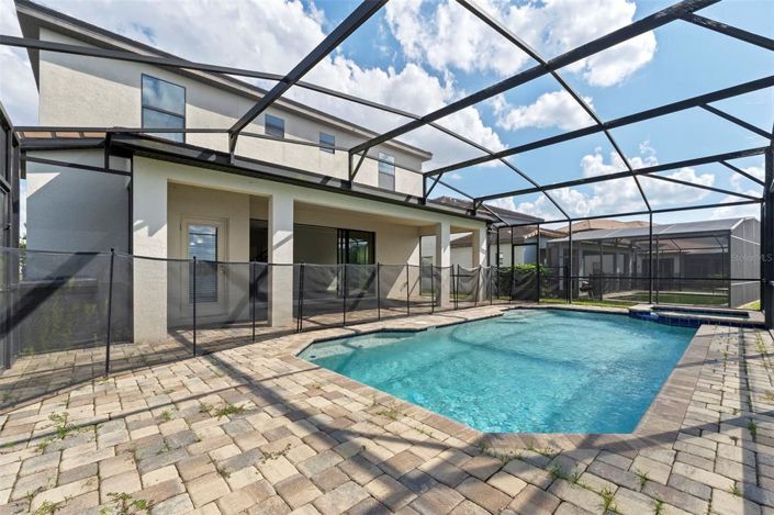 Image No.31-6 Bed Property for sale