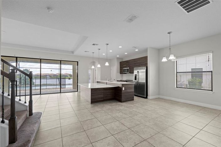 Image No.4-6 Bed Property for sale