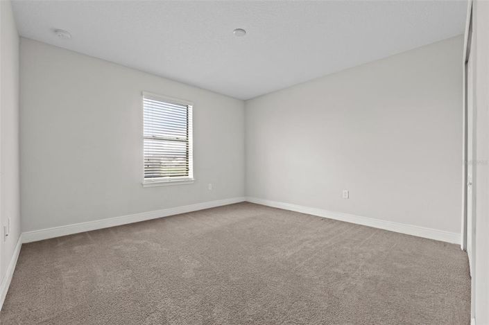 Image No.40-6 Bed Property for sale