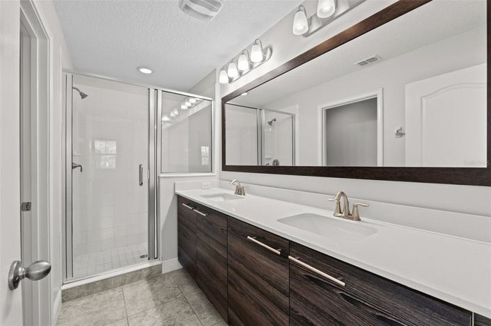 Image No.51-6 Bed Property for sale