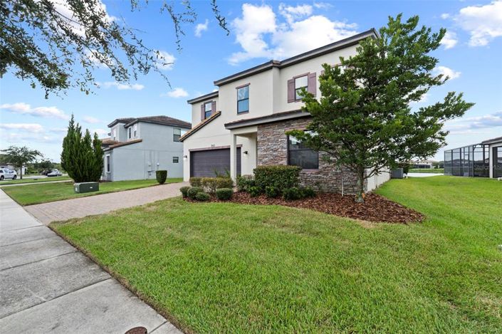 Image No.65-6 Bed Property for sale