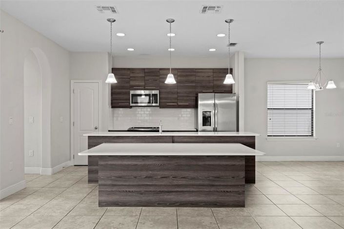 Image No.7-6 Bed Property for sale