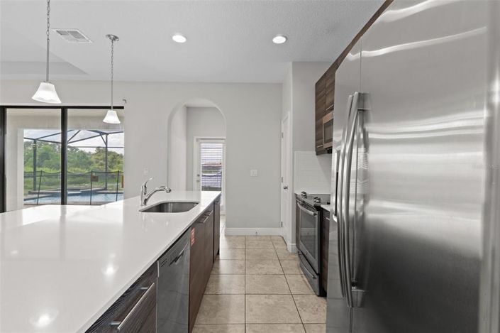 Image No.9-6 Bed Property for sale