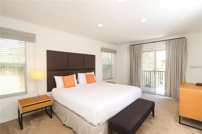 Image No.15-4 Bed Townhouse for sale