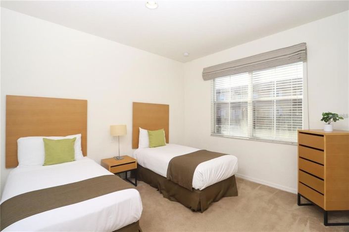 Image No.19-4 Bed Townhouse for sale