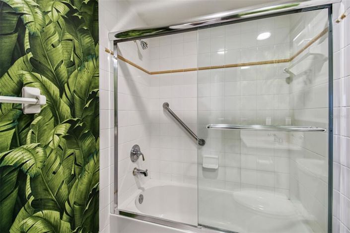 Image No.75-2 Bed Property for sale