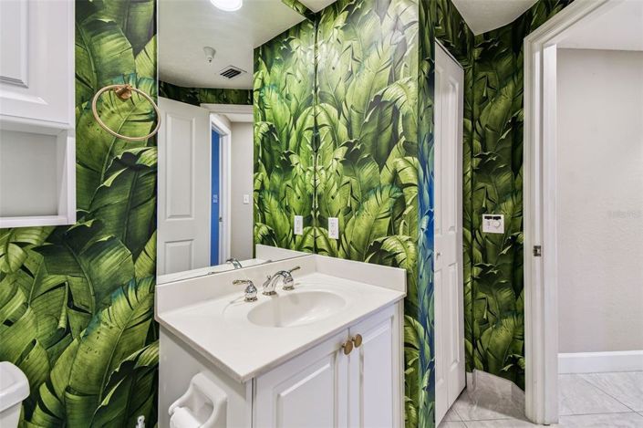 Image No.76-2 Bed Property for sale