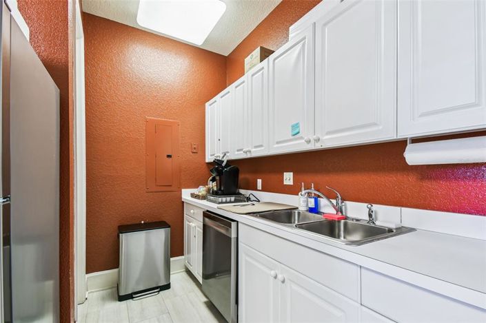 Image No.89-2 Bed Property for sale