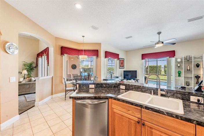 Image No.19-5 Bed Property for sale