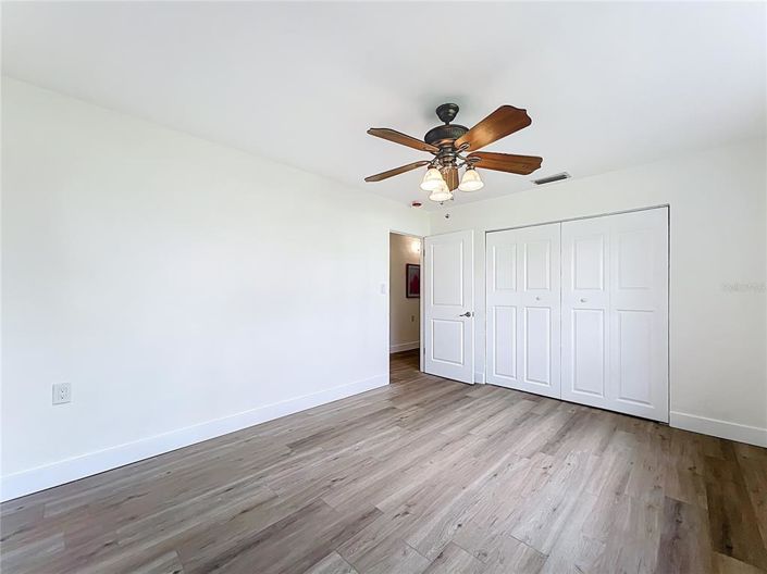 Image No.21-2 Bed Property for sale