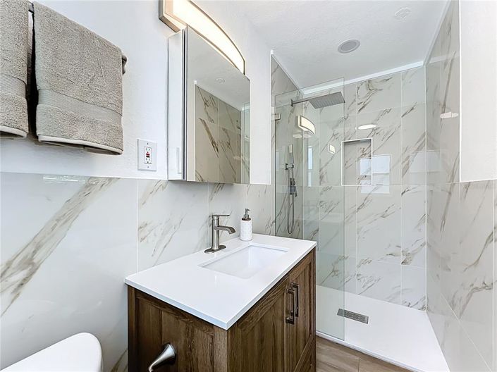 Image No.24-2 Bed Property for sale