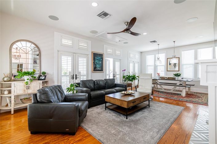 Image No.7-Propriété de 3 chambres à vendre à Treasure Island