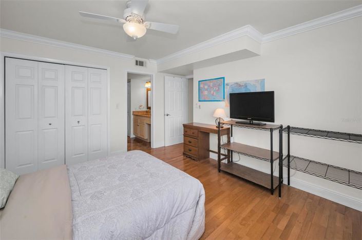 Image No.20-2 Bed Property for sale