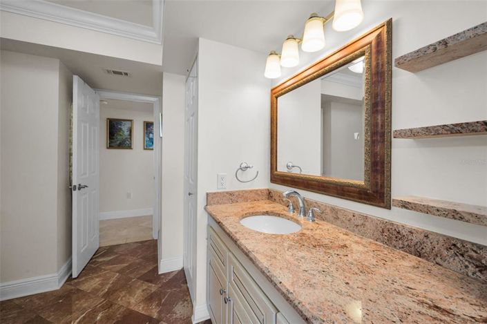 Image No.21-2 Bed Property for sale