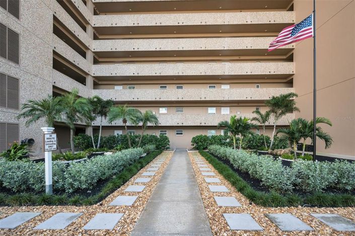 Image No.32-2 Bed Property for sale