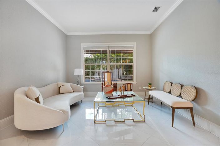 Image No.12-4 Bed Property for sale