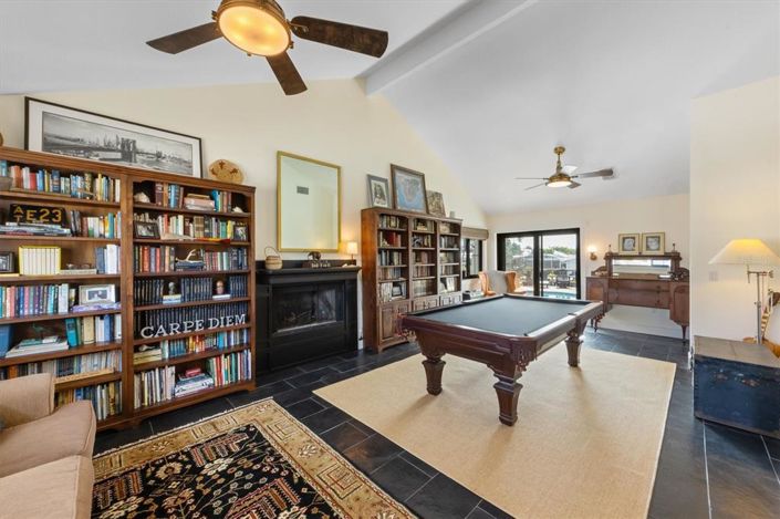 Image No.11-5 Bed Property for sale