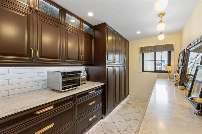 Image No.21-5 Bed Property for sale