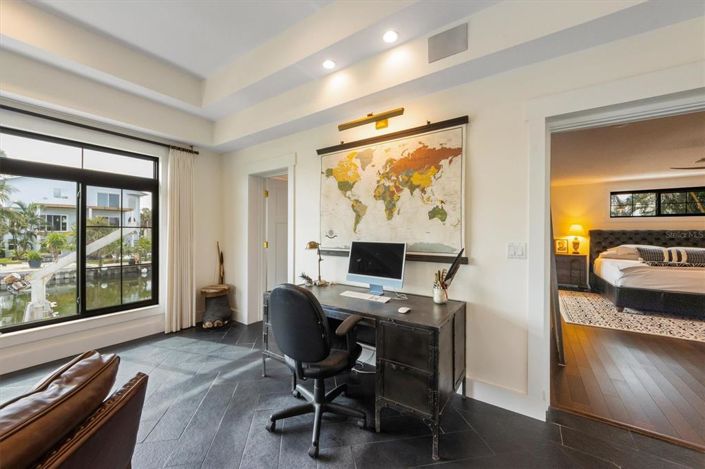 Image No.29-5 Bed Property for sale