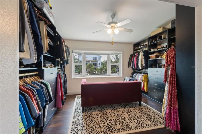 Image No.35-5 Bed Property for sale