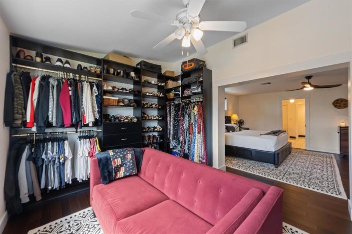 Image No.37-5 Bed Property for sale