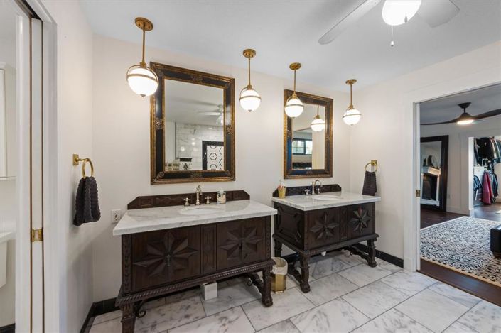 Image No.40-5 Bed Property for sale