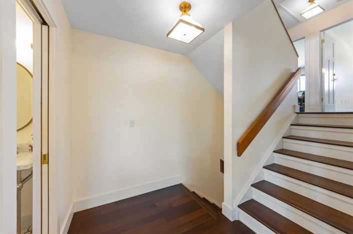 Image No.42-5 Bed Property for sale