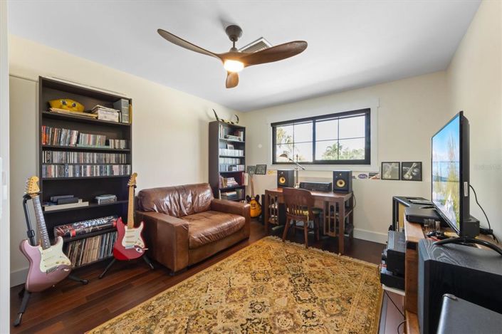 Image No.46-5 Bed Property for sale