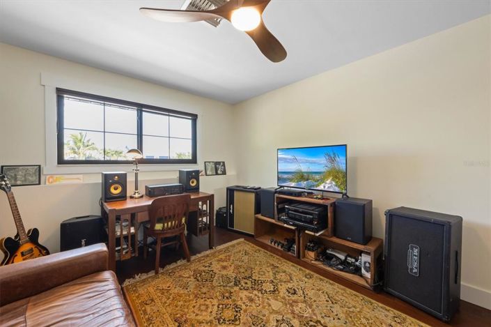 Image No.47-5 Bed Property for sale