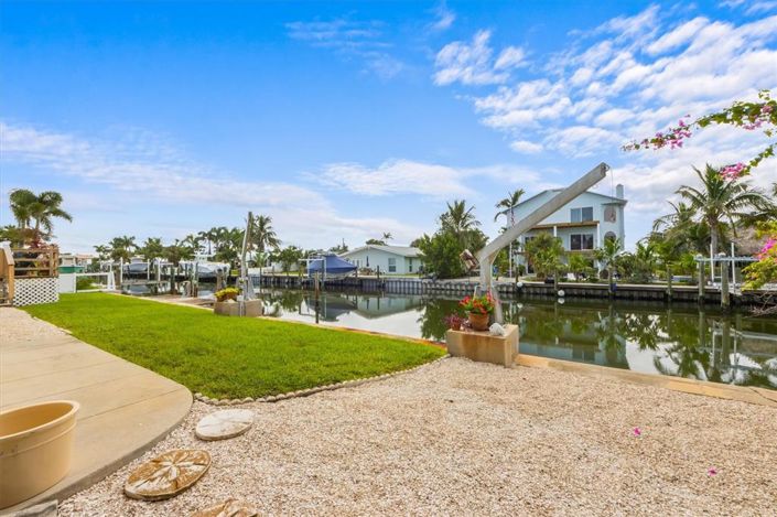 Image No.52-5 Bed Property for sale