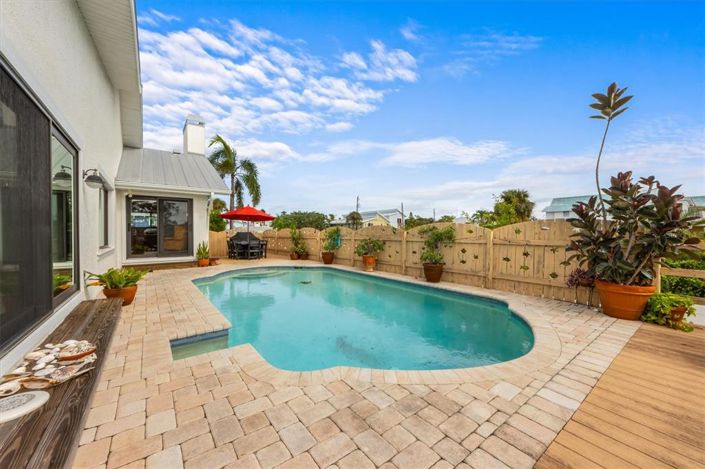 Image No.63-5 Bed Property for sale