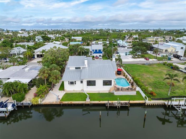 Image No.70-5 Bed Property for sale