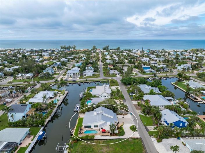 Image No.73-5 Bed Property for sale