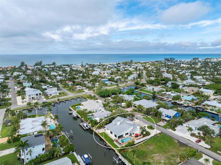 Image No.74-5 Bed Property for sale