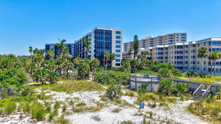 Image No.64-2 Bed Property for sale