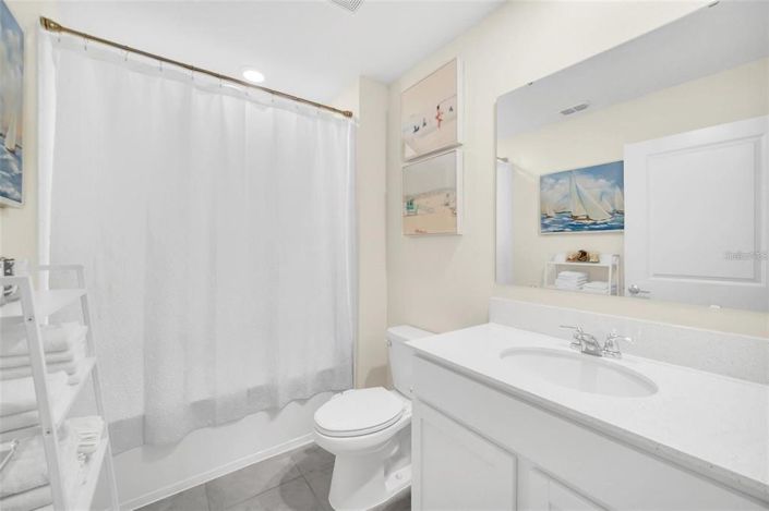 Image No.17-6 Bed Property for sale