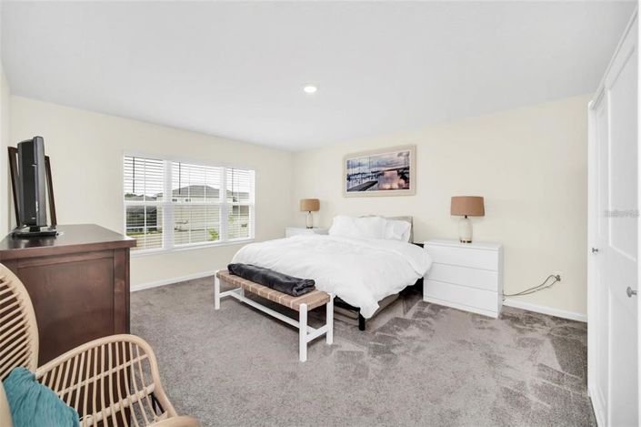 Image No.20-6 Bed Property for sale