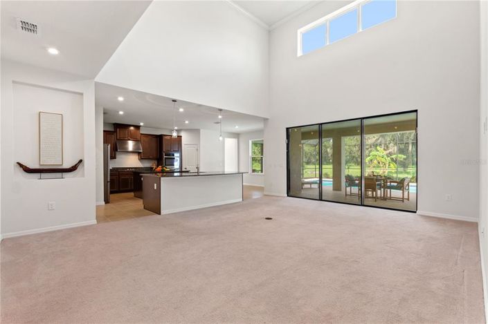 Image No.21-6 Bed Property for sale