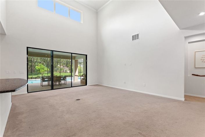 Image No.22-6 Bed Property for sale