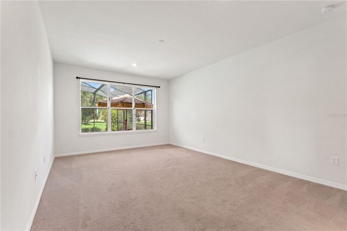 Image No.24-6 Bed Property for sale