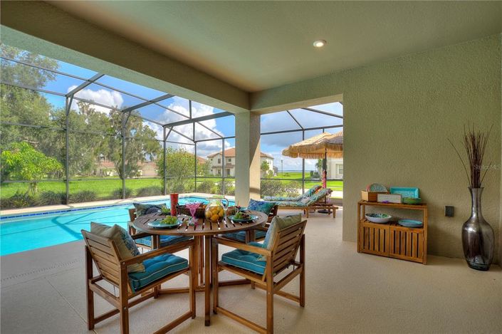 Image No.31-6 Bed Property for sale