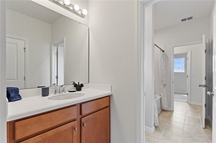 Image No.50-6 Bed Property for sale