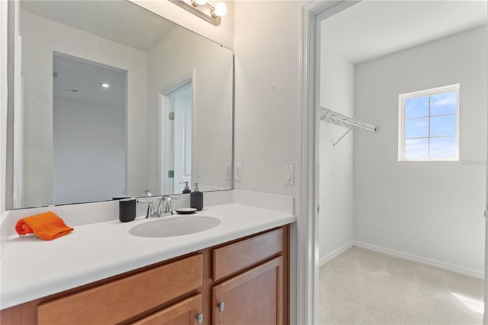 Image No.53-6 Bed Property for sale