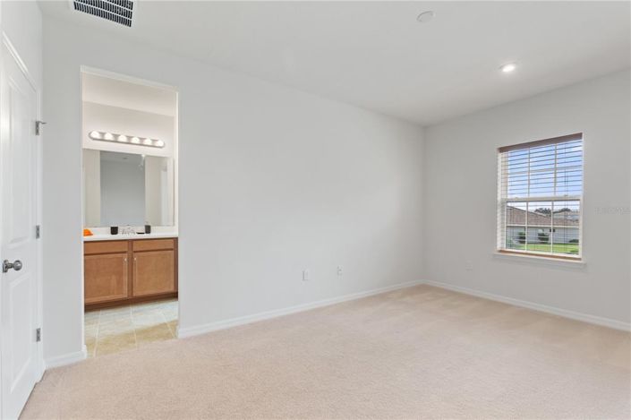 Image No.54-6 Bed Property for sale