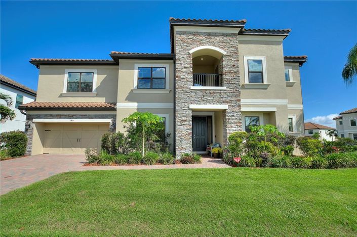 Image No.86-6 Bed Property for sale