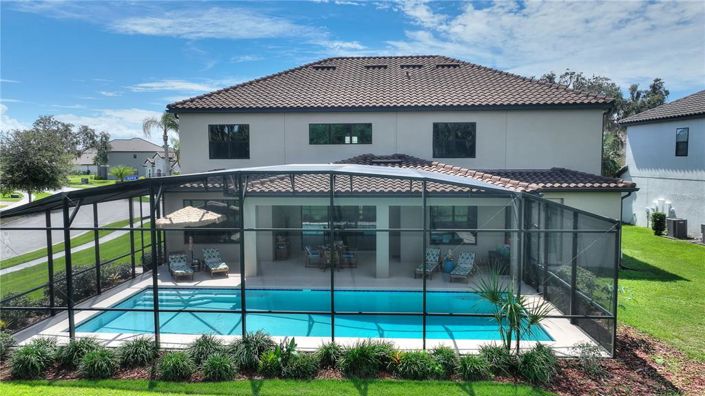 Image No.87-6 Bed Property for sale