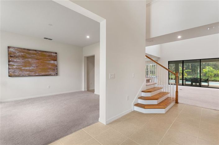 Image No.9-6 Bed Property for sale