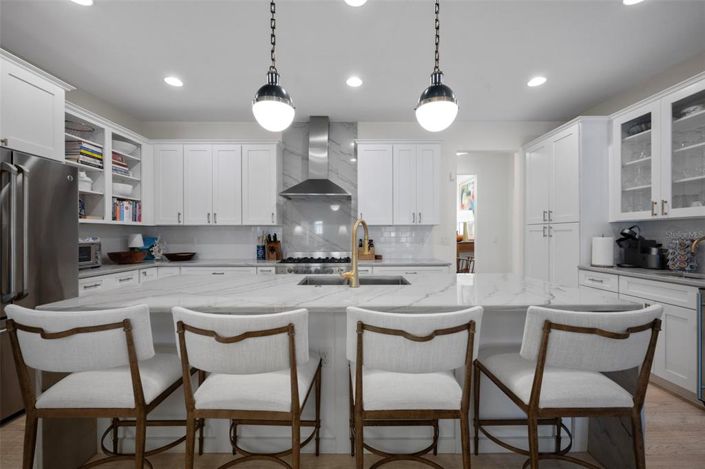 Image No.16-5 Bed Property for sale