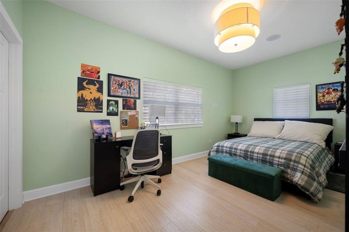 Image No.32-5 Bed Property for sale