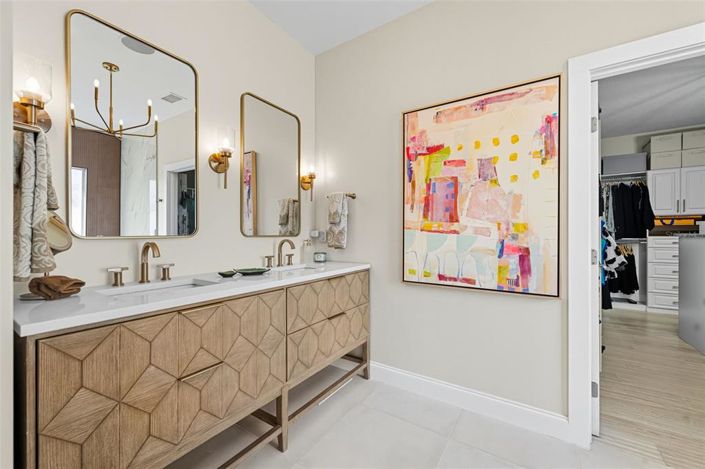 Image No.41-5 Bed Property for sale